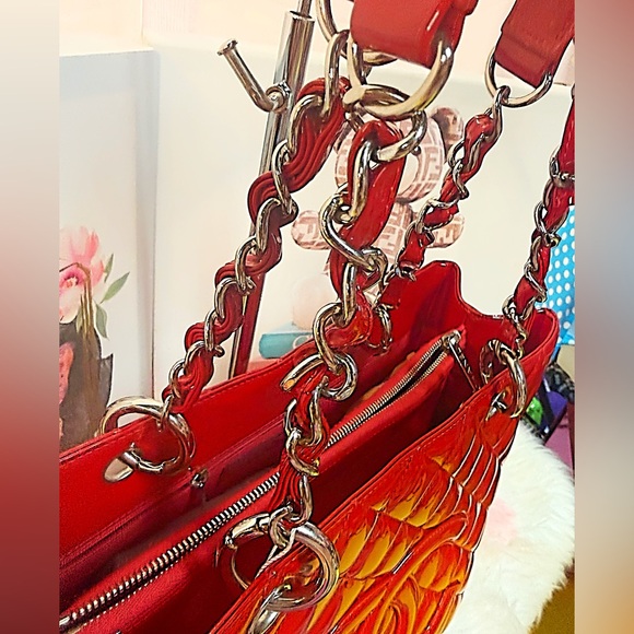 Chanel Patent Leather Grand Shopping Tote (GST) in red. LIMITED EDITION BAG - Picture 6 of 16